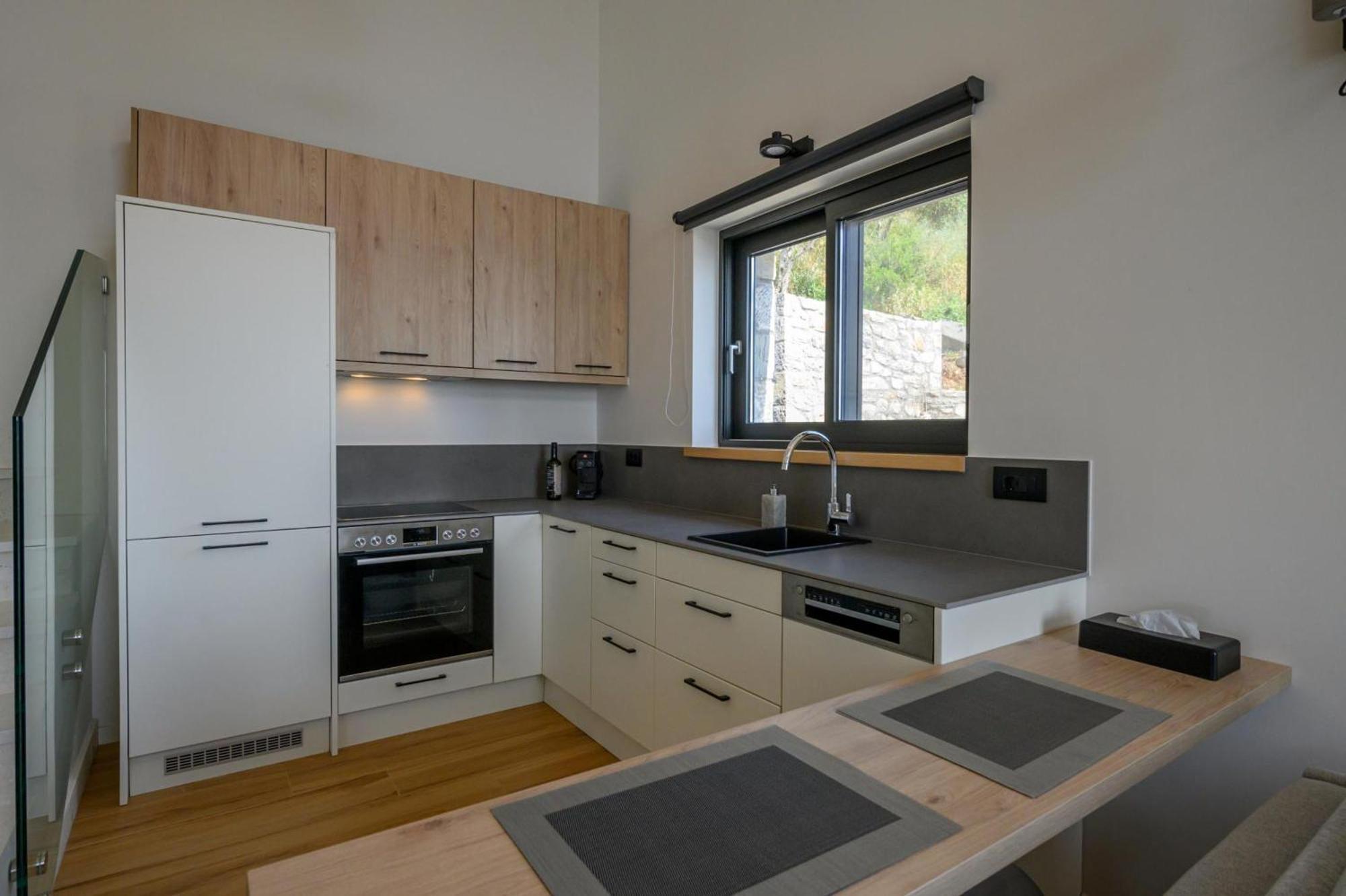 Mani Suites Agios Nikolaos  Exterior foto
