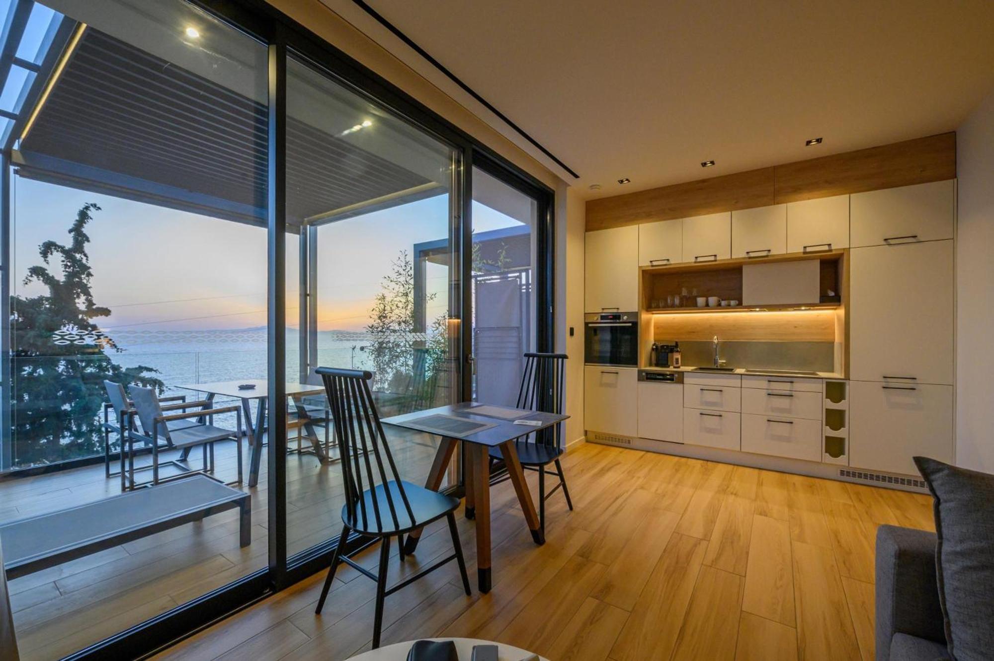 Mani Suites Agios Nikolaos  Exterior foto